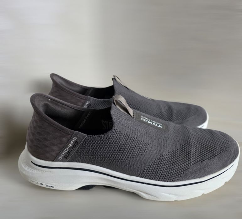 Чоловічі кросівки  "Skechers Go Walk 7 - Easy On 2"