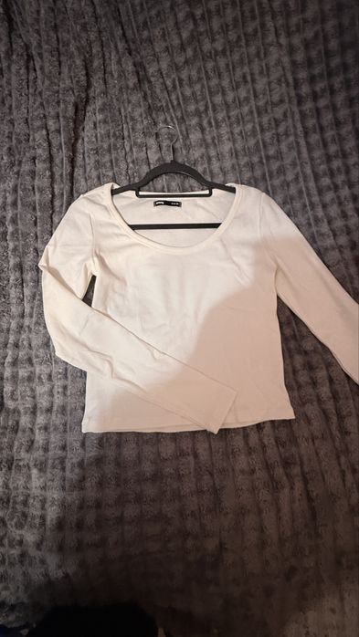 Біла базова кофтинка
