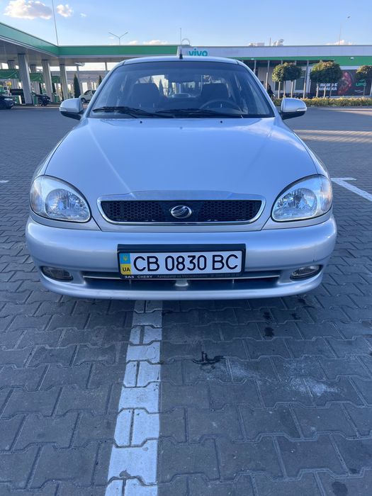 Автомобіль Lanos