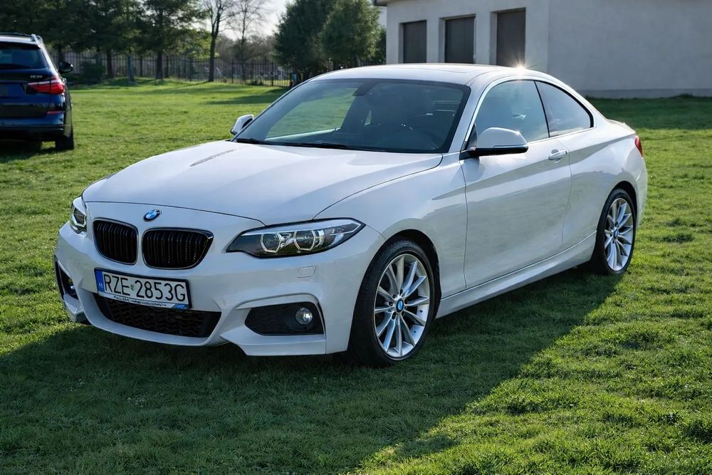BMW Seria 2 M-Pakiet, Śliczna biała perła