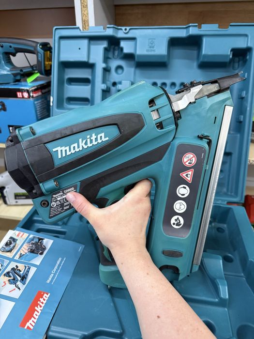 Gwozdziarka GN900 Makita bardzo dobry stan sprawna
