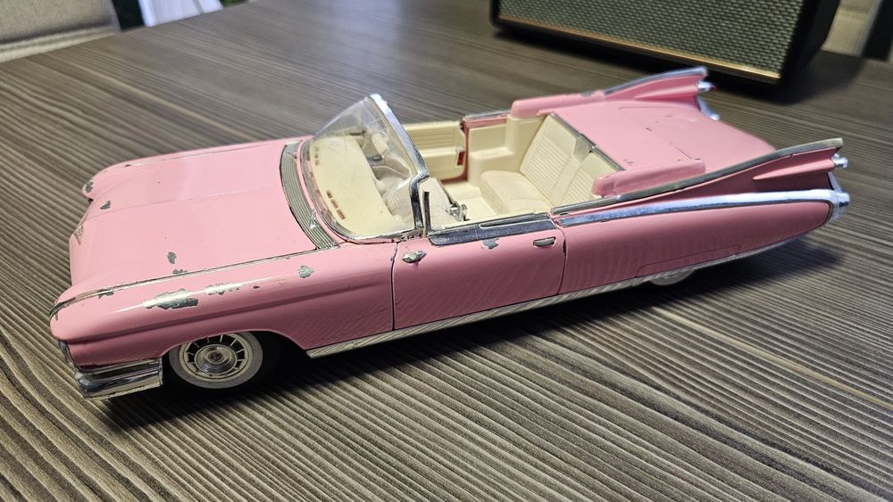 Cadillac Eldorado w skali 1/18 MAISTO