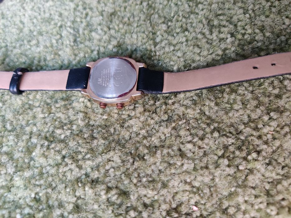 Годинник H&M.                .