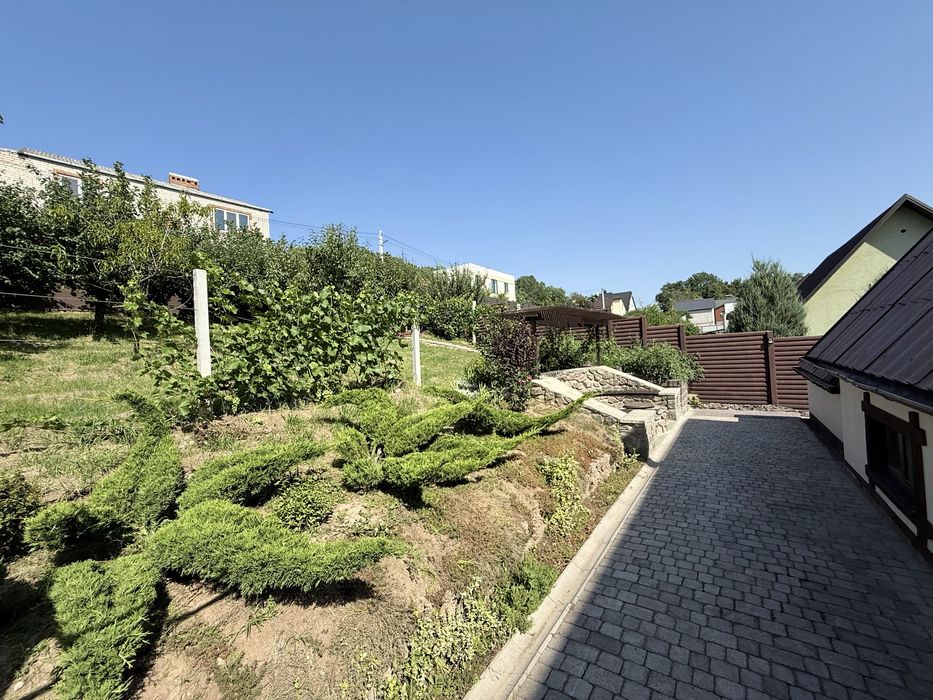 Гаряча пропозиція. Двоповерховий будинок в місті. Ремонт