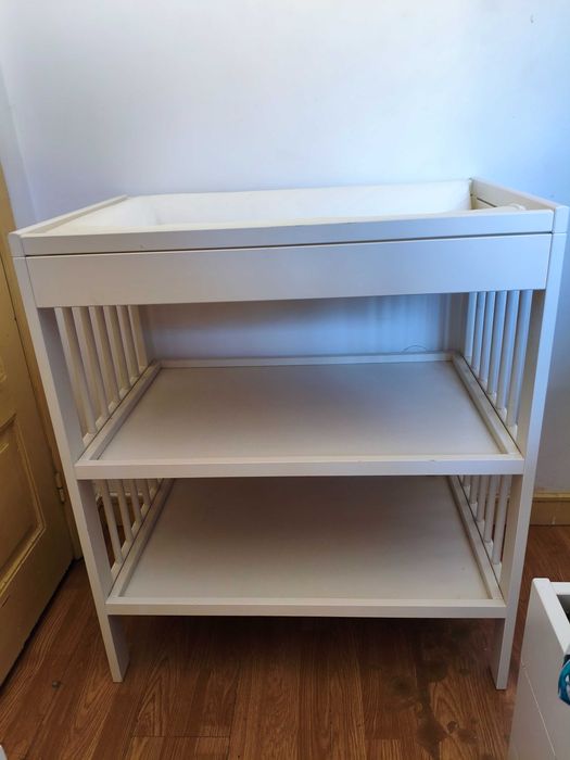 Trocador IKEA GULLIVER Branco + Muda-Fraldas VÄDRA