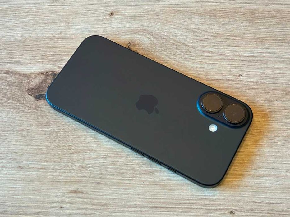 iPhone 16 128GB Czarny Black Komplet 17 Kondycja: 95%
