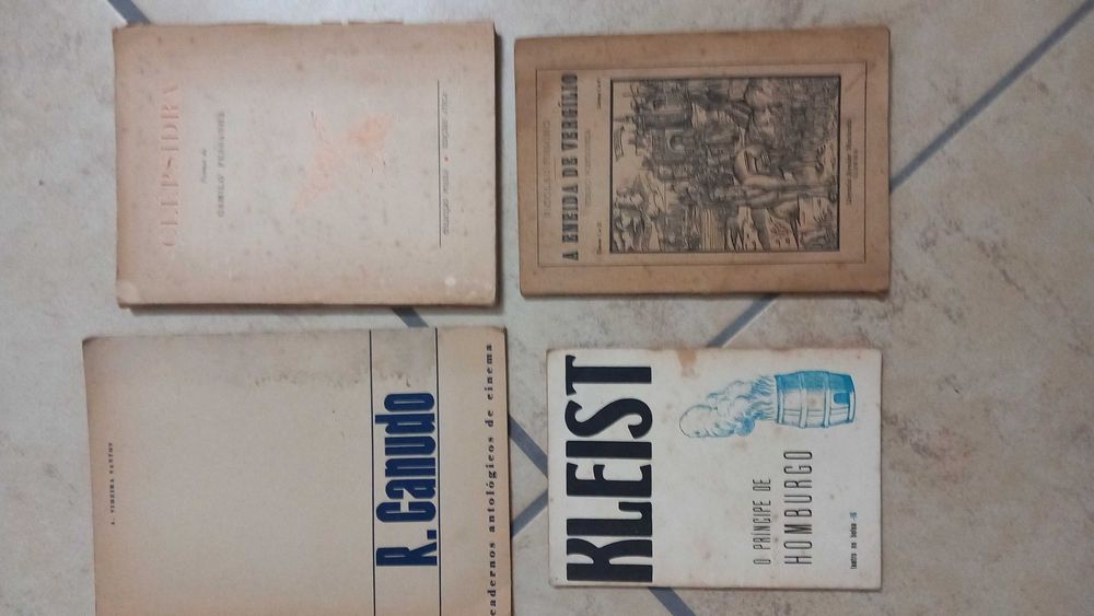 Diversos livros para desocupar