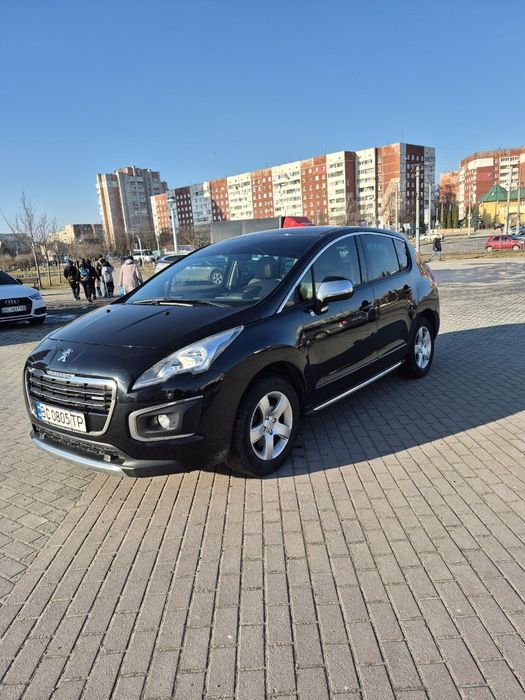 6 літрів на 100 км, 4×4 гібрид, заряджається від двигуна ,  ідеальний стан