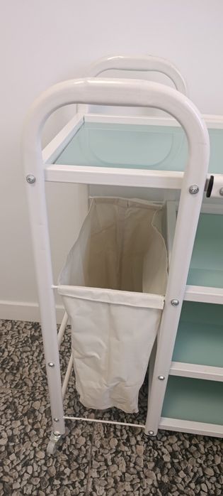 Stolik kosmetyczny