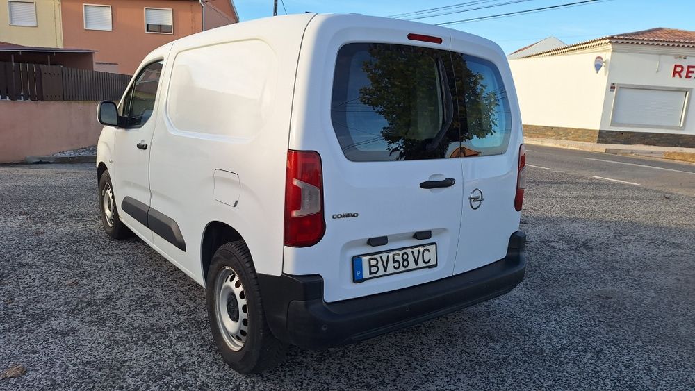 Opel Combo 1.5D - 2020 iva dedutivel