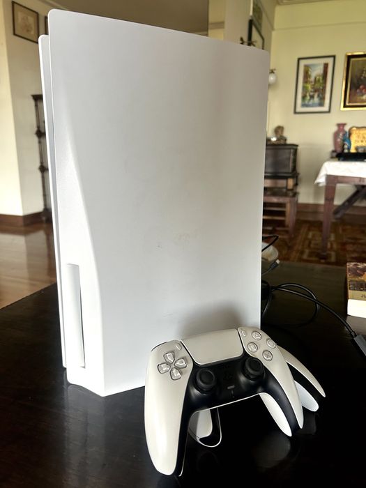 PS5 Fat 825GB + 2 Comandos + FIFA 22 + Black Ops 3