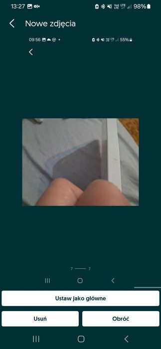 Biała plastikowa półka wisząca