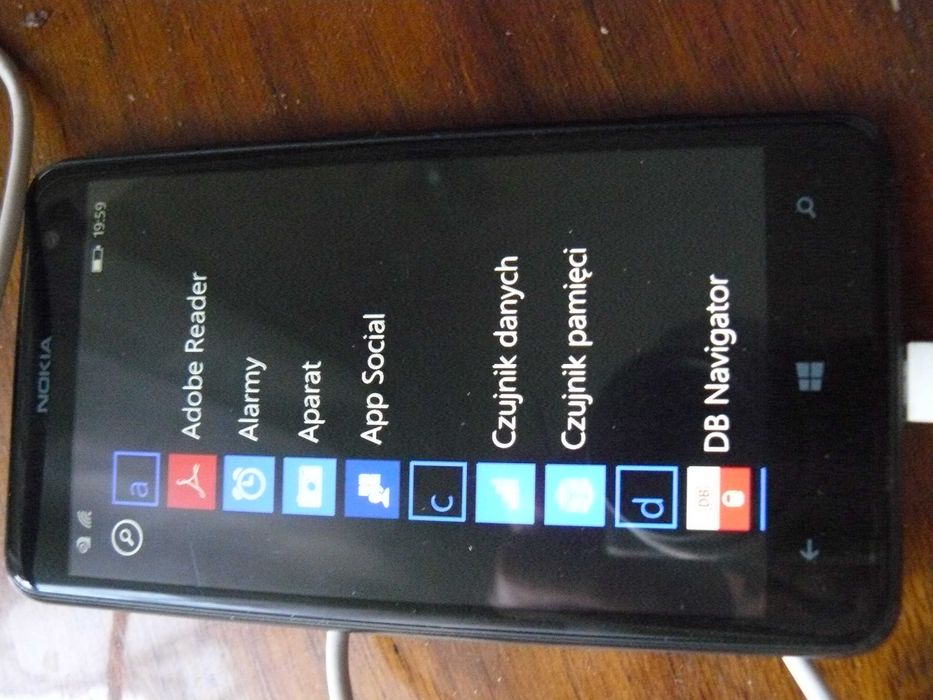 Telefon smartfon dotyk Nokia z ładowarką