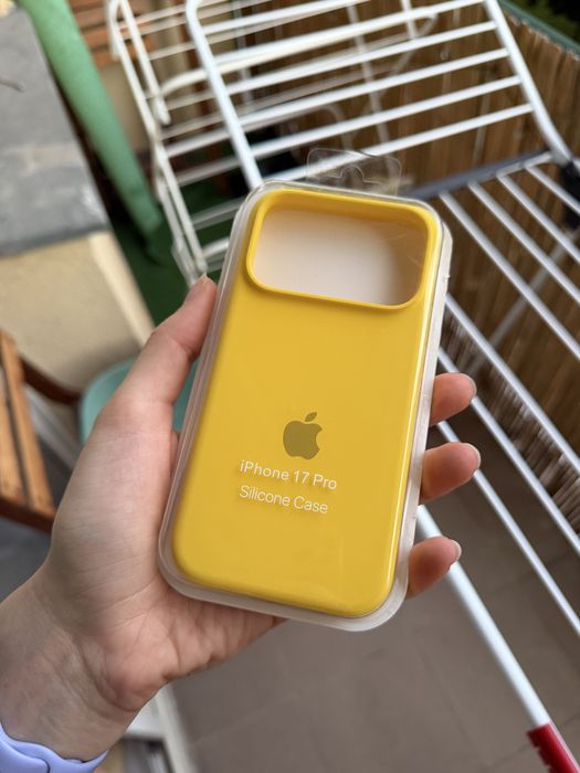Case iPhone 17 pro etui silikonowe nowe yellow zolte plecki mikrofibra