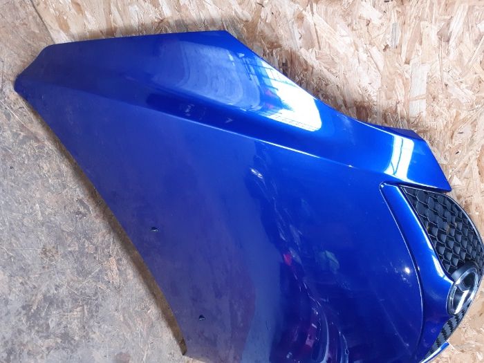 Maska Mazda 3 z grillem kolor niebieski