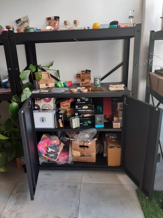 4 Estantes IKEA pretas de metal estilo industrial