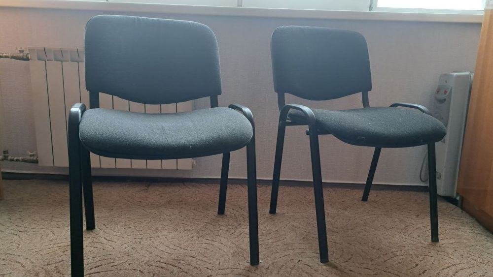Два офісні стула.Терміново.Ціна за два