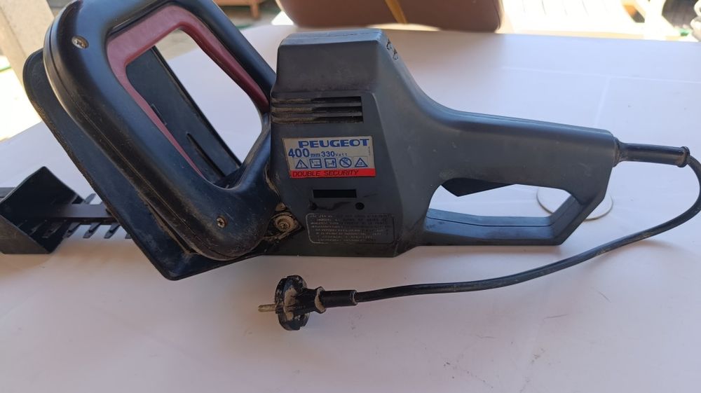 Corta-sebes Peugeot elétrica 400 mm/300W