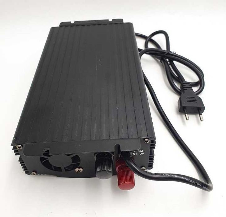 Інвертор 12V–220V 1300 Вт, безперебійник із зарядкою — чистий синус