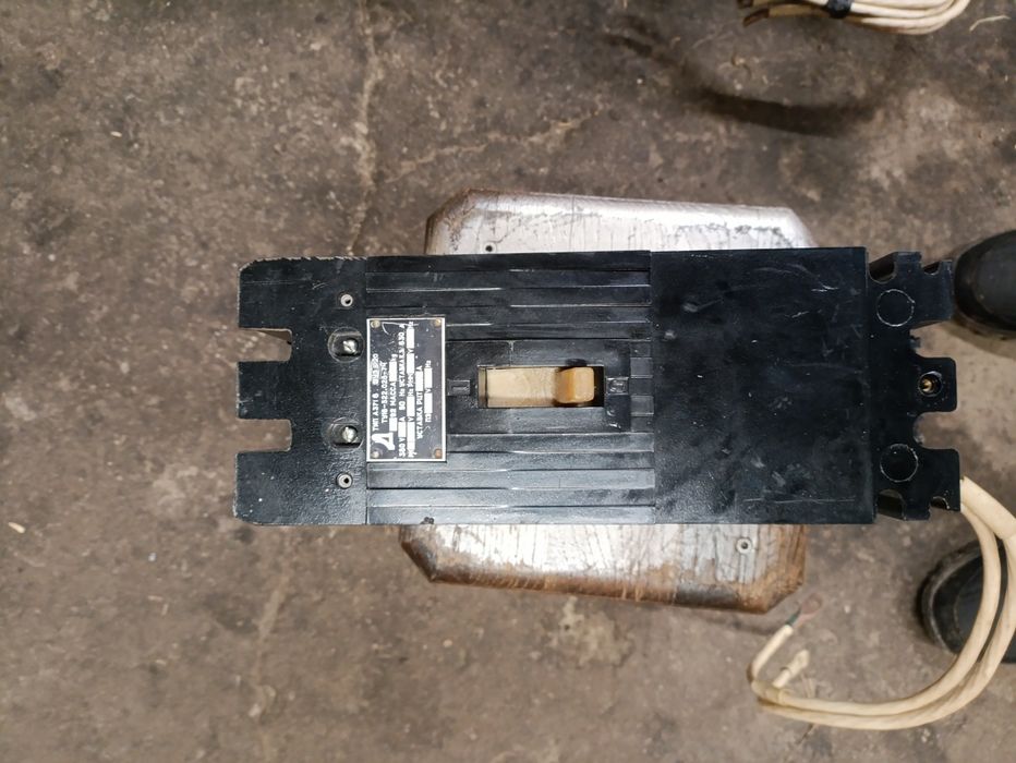 Автомат Автоматичний вимикач А3716 100А