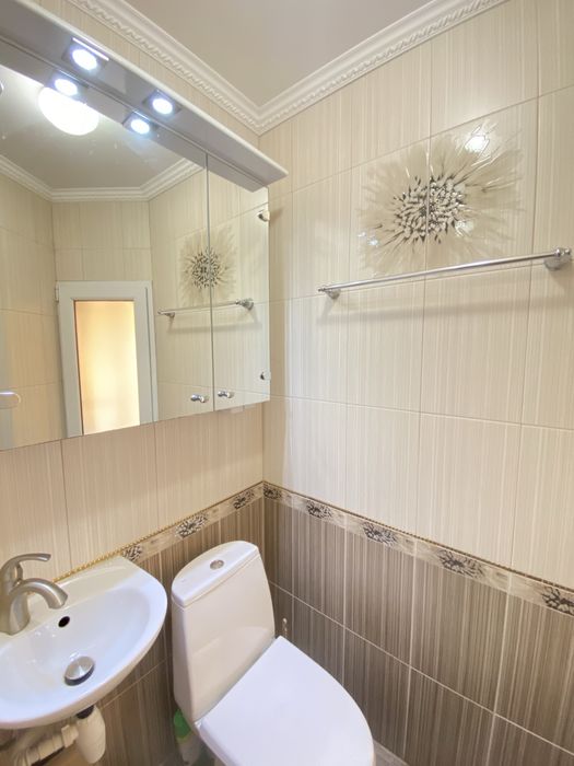 Просторий будинок з ремонтом, меблями та зручним розташуванням