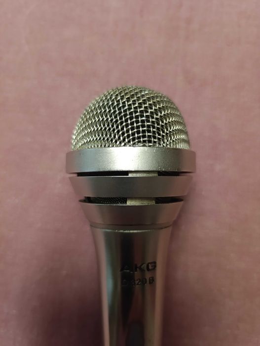 Вокальний мікрофон AKG D320B. made in Austria. шнуровой микрофон.