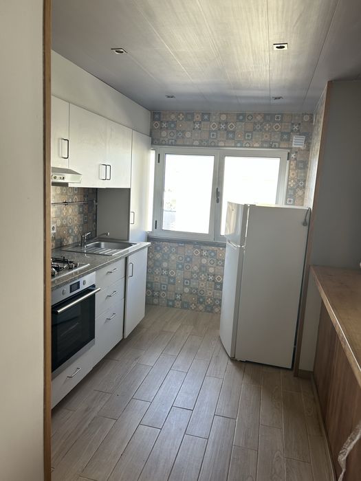 Cozinha completa com bancada de granito + eletrodomésticos