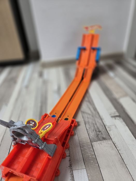 Tor Hot Wheels - zjeżdżalnia