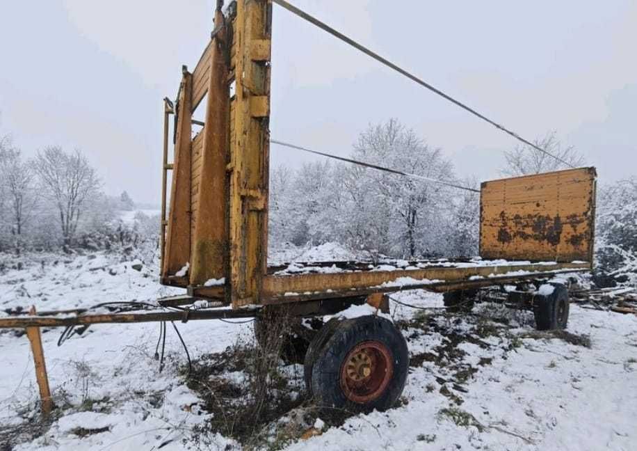 Przyczepa platforma do bel, balotów slomy siana