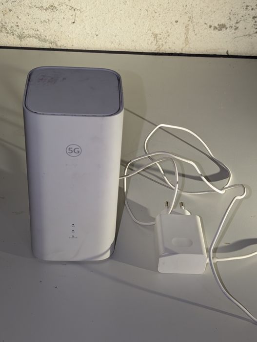 Router na kartę SIM 5G 4G LTE Huawei H153-381 802.11ax Wi-Fi 6