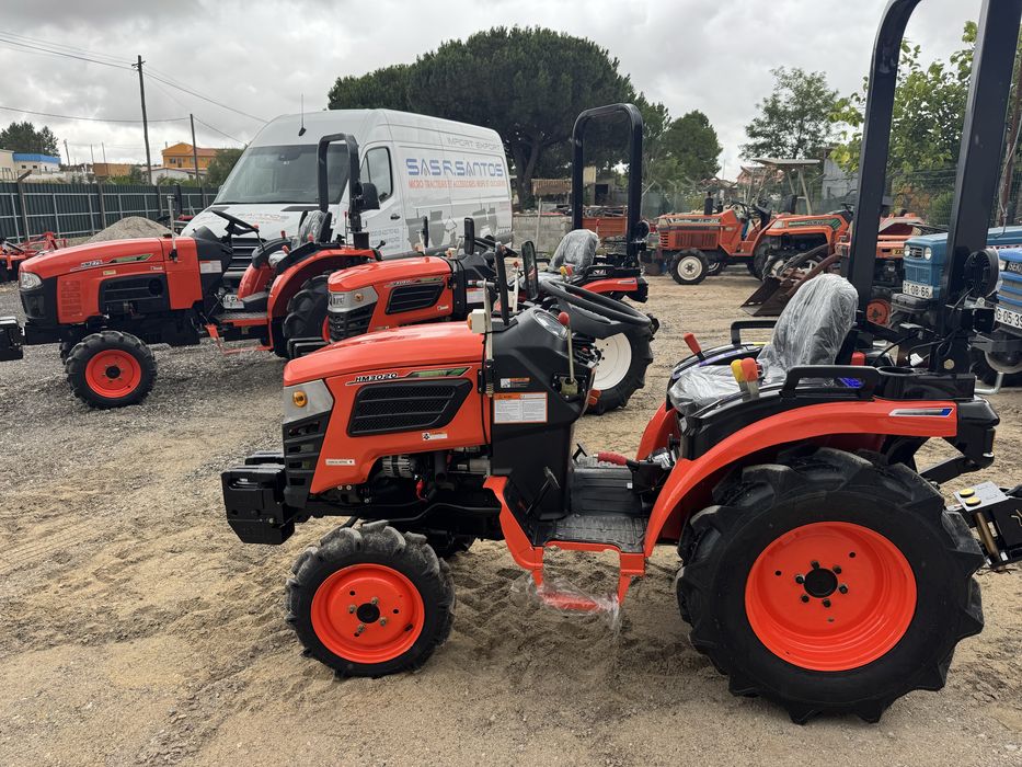 Trator Hinomoto HM 3020 c/ matricula e decomentos
