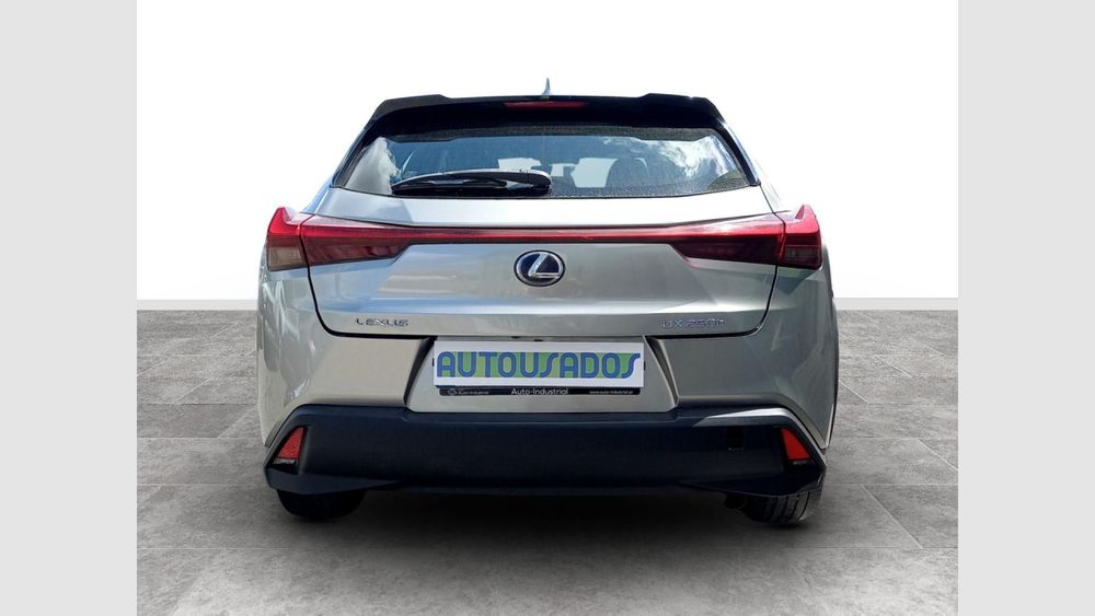 Lexus UX 250h