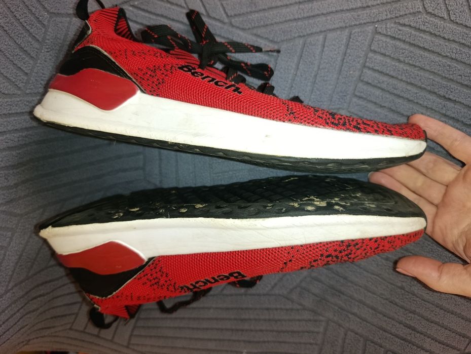 Buty sportowe męskie Bench czerwono-czarne