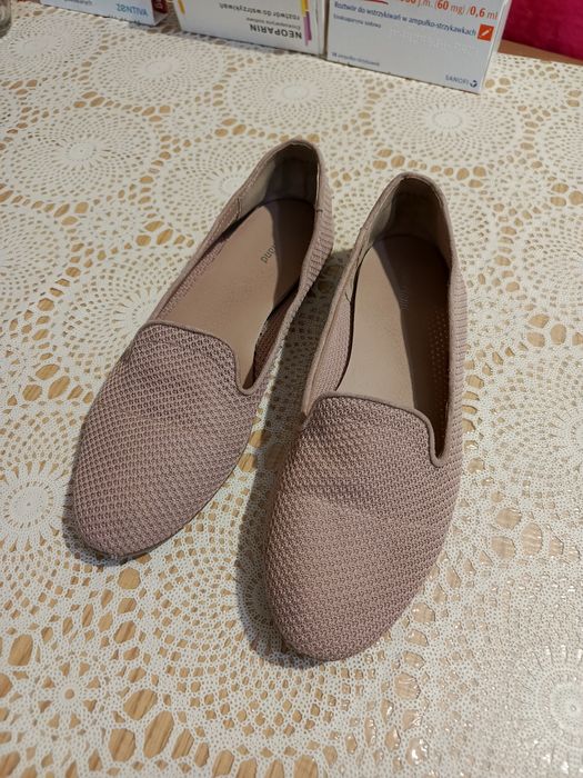 Siatkowane mokasyny,rozm. 39(ale są większe)