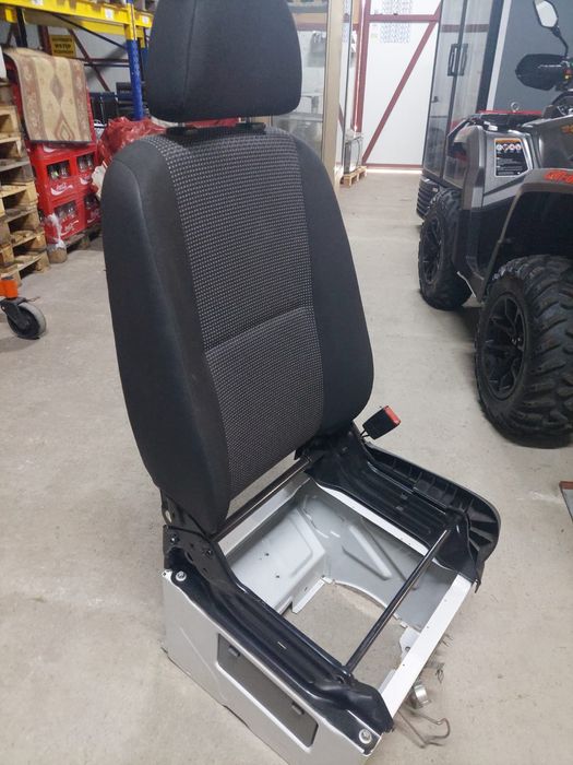 Fotel samochodowy do wolkswagen lt crafter bus