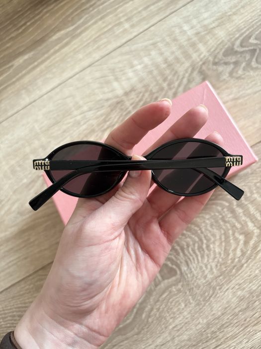 Okulary przeciwsloneczne miu miu czarne