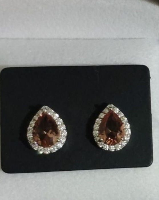 Brincos em Prata 925 com pedra Sultanita Novos.