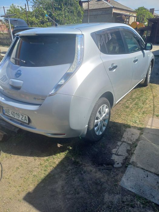 Ниссан Лиф 2011год