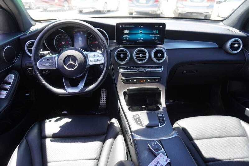 2022 Mercedes-Benz GLC 300