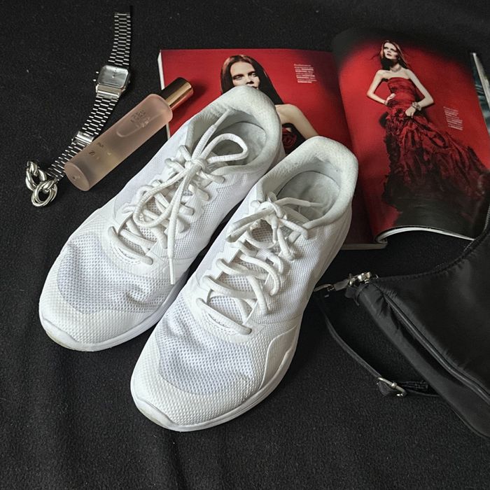 Nike city trainer білі жіночі кросівки nike для бігу та тренувань