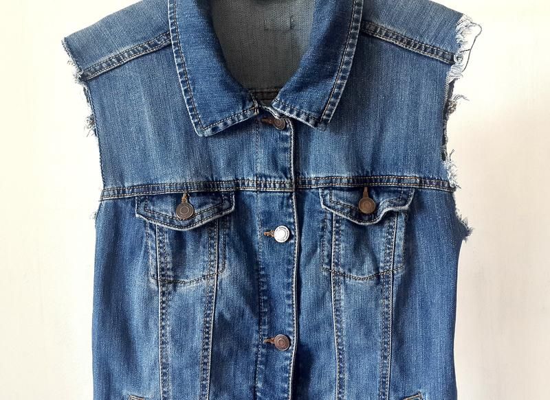 Джинсовая жилетка Mango