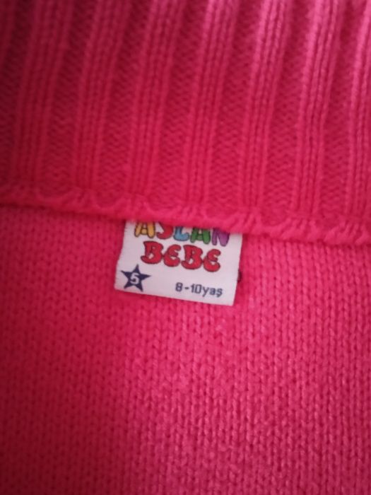 Кофта розова для дівчинки.Шапки.