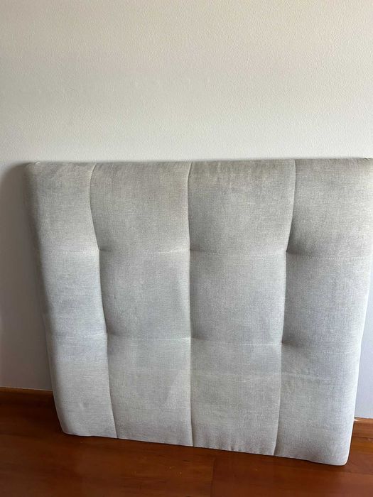 Cabeceira de Cama Estofada (Cinza Ártico) - 2 unidades disponíveis