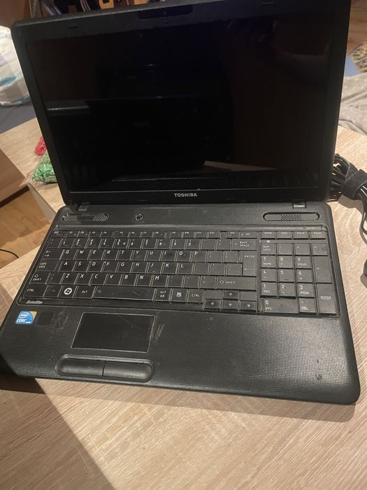 Sprzedam laptopa w dobrym stanie