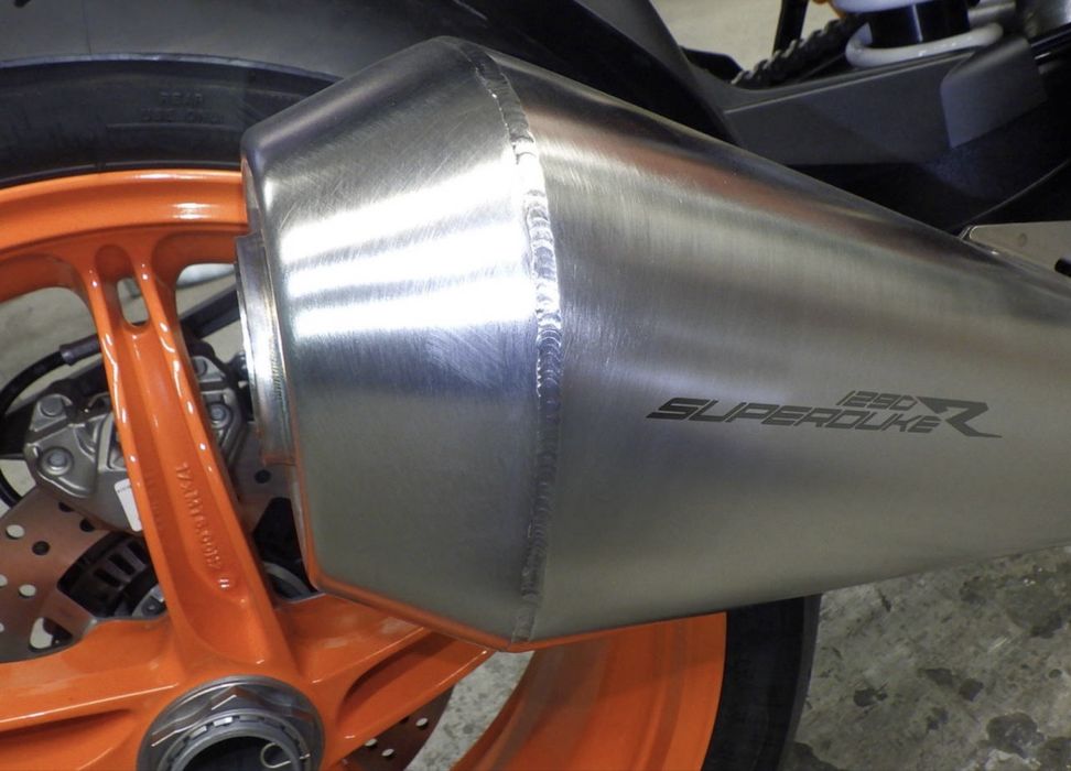 KTM 1290 Super Duke 2023 рік 2 км пробіг