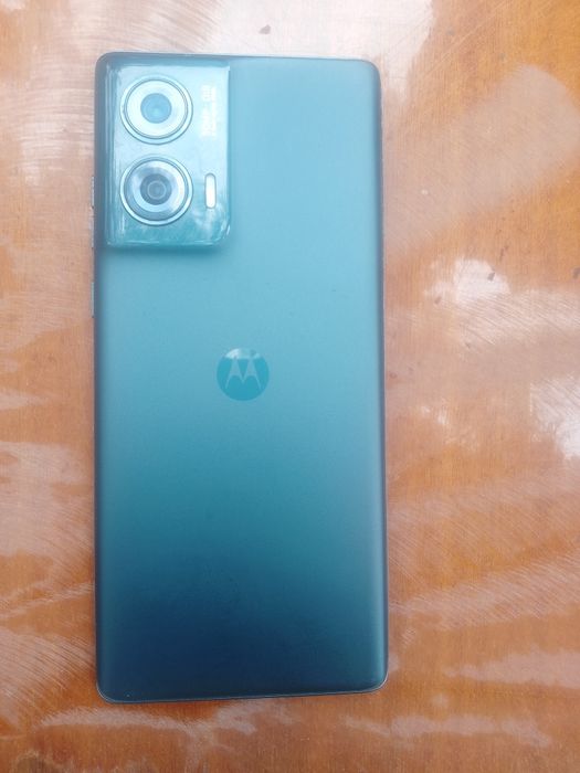 Продам недорого, терміново телефон Motorola edge 50 Fusio