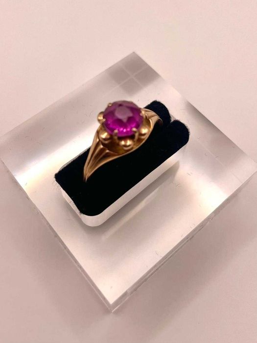 Anel em Ouro 14K com Pedra Rosa – Tamanho 55 – 3,6g