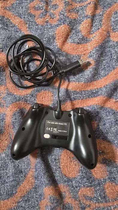 Comando xbox360  compatível em ótimo estado