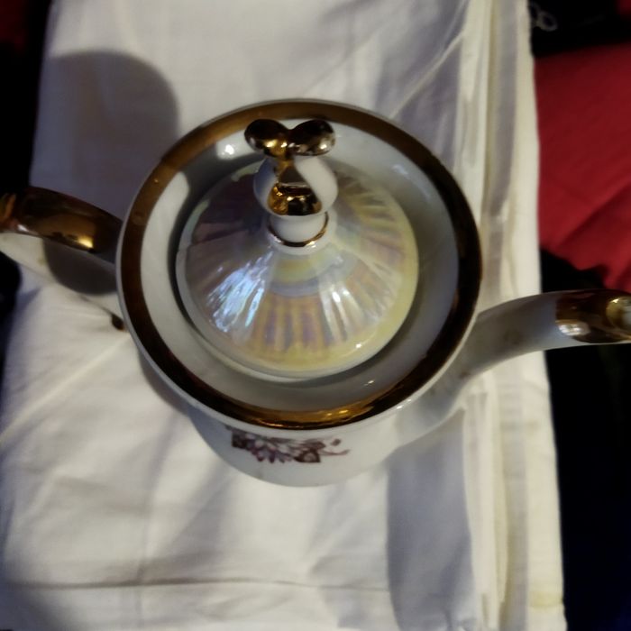 Продам чайник, заварник.