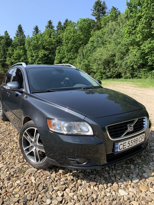 Вольво v50 2009 року випуску